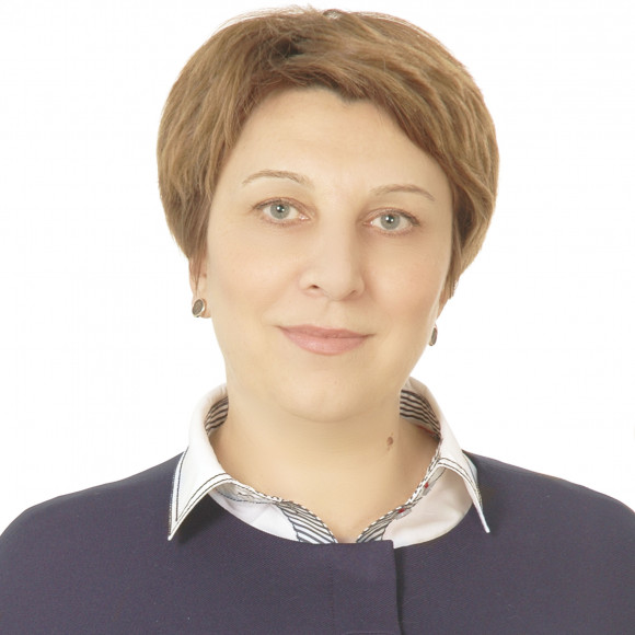 На фотографии Свинцова Лилия Ивановна